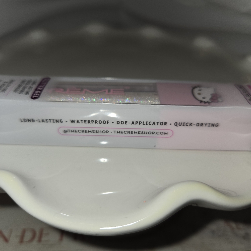 The Creme Shop X Hello Kitty Glitter Gel - Picture 2 of 4